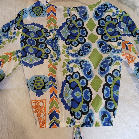 Colorful Women's Patterned Blouse - Picture 3 of 10
